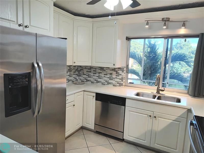 Foto principal - 9070 Lime Bay Blvd
