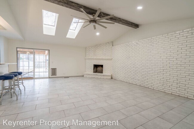 Foto del edificio - 4 br, 2 bath House - 112 W Timberlane St