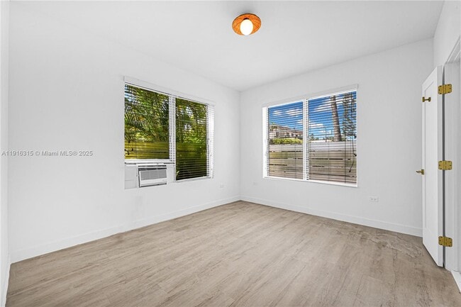 Building Photo - 641 10th St