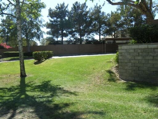 Building Photo - 10655 Lemon Ave