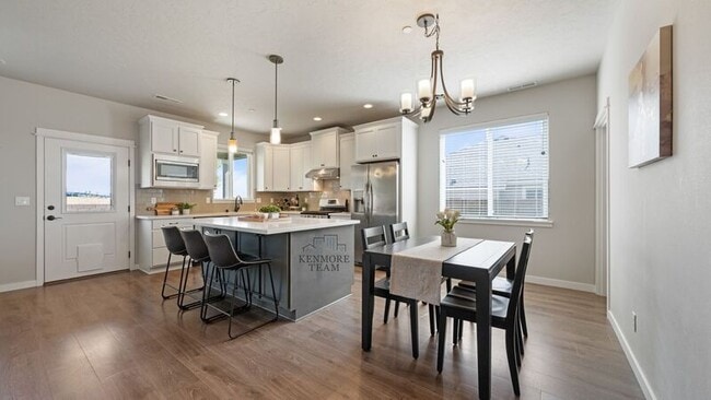 Building Photo - 2292 Morris Ave