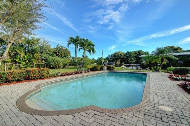 Foto del edificio - 5470 Colbright Rd