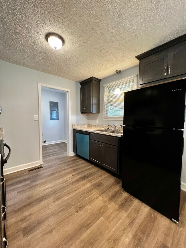 Building Photo - 206 Orleans Dr