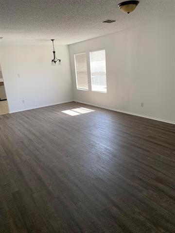 Foto del edificio - 2701 Woodlake Pkwy