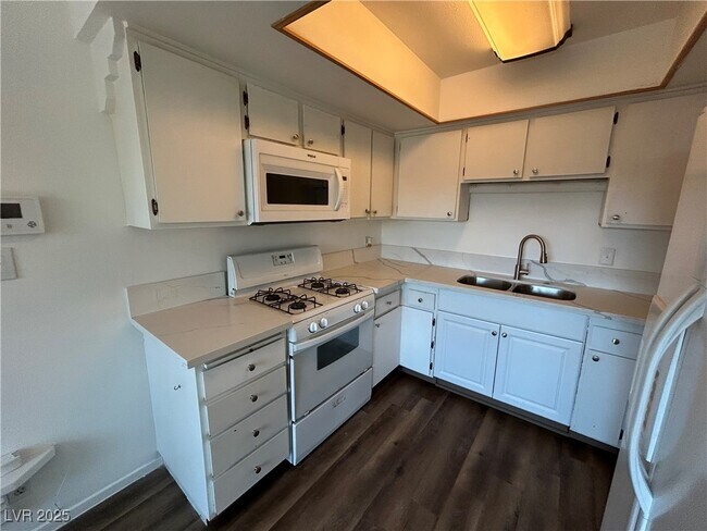 Foto del edificio - 4375 Spencer St