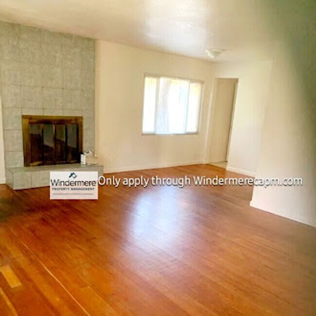 Foto del edificio - Spacious Halfplex in Carmichael - Availabl...
