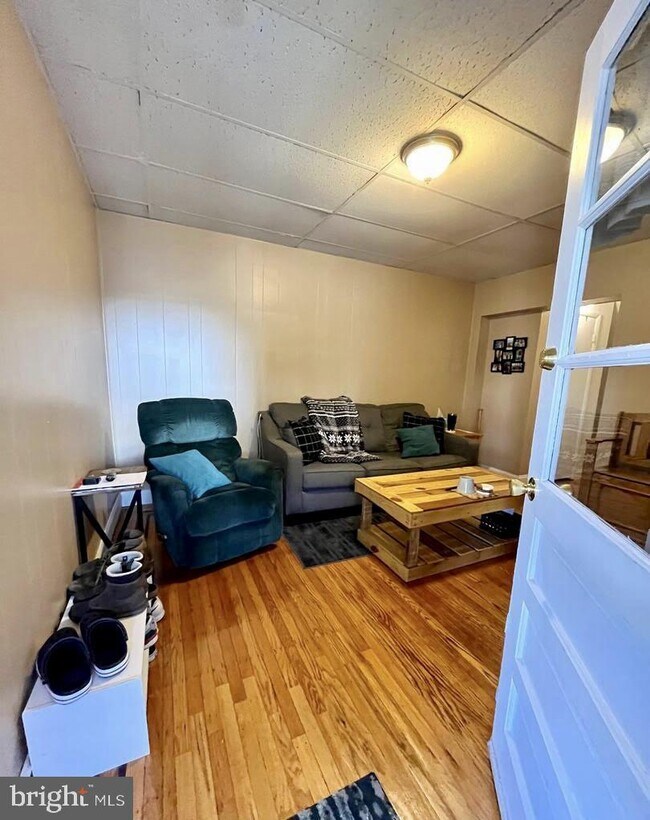 132 E 8th Ave Unit 1, Conshohocken, PA 19428 Room for Rent in Conshohocken, PA