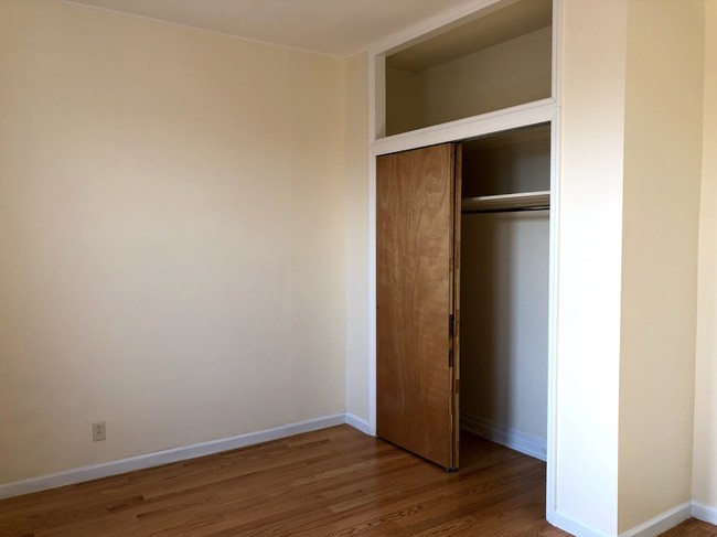 Foto del edificio - 230 Bay Ridge Pkwy