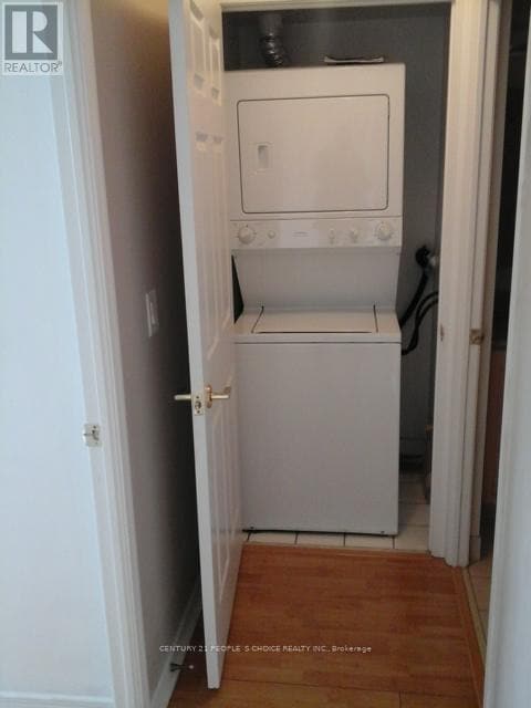 Photo du bâtiment - 5500-5500 Yonge St