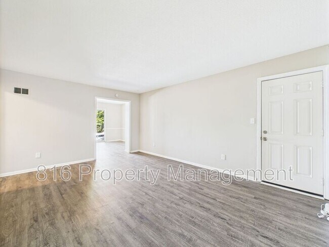 Foto del edificio - 8030 Campbell St