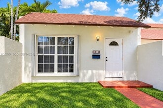 Building Photo - 8018 SW 103rd Ave