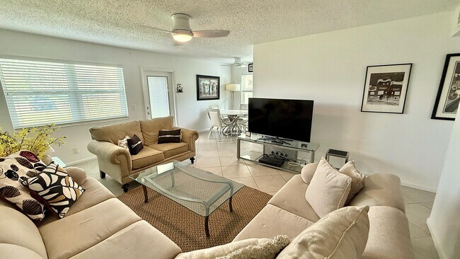 Foto del edificio - 316 Markham Crescent