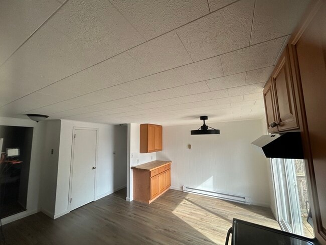 Kitchen - 1520 Harvey Ln