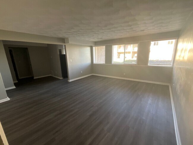 Foto del edificio - Experience Luxury Living at Park Harrison:...
