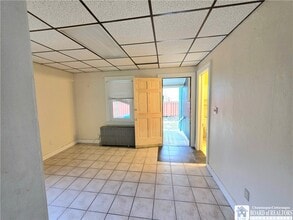 Building Photo - 329 Crossman St