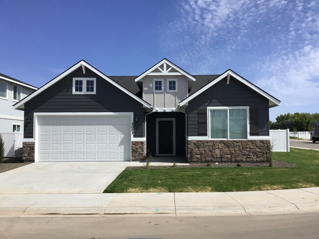 Building Photo - 5032 W Milliron Dr