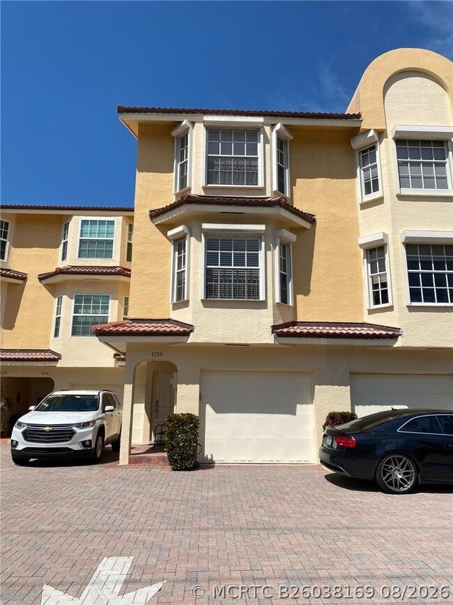 Building Photo - 4230 N Ocean Dr