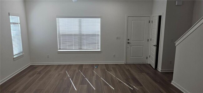 Foto del edificio - 1378 W Mt Comfort Rd