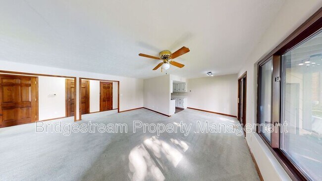 Foto del edificio - 1926 Washington South Rd