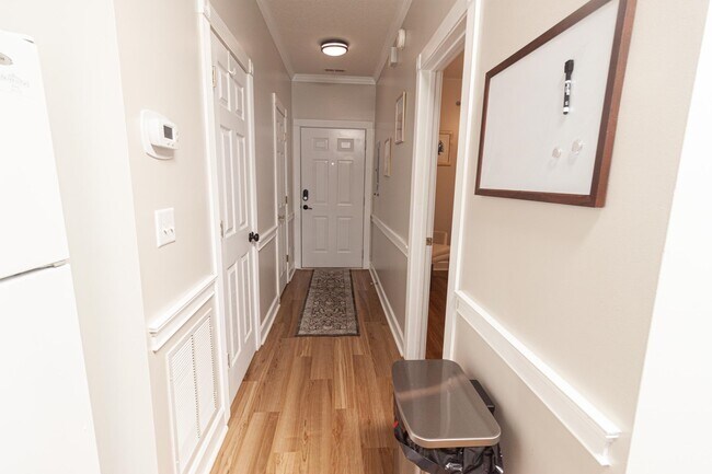 Foto del edificio - 4647 Wild Iris Dr
