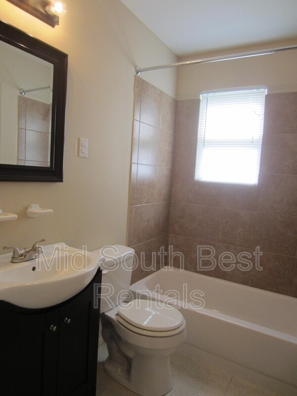 Building Photo - 5123 Stacey