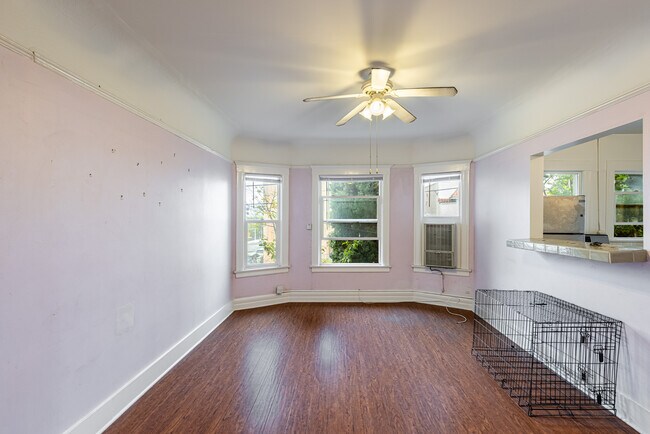 Foto del edificio - 4604 Lexington Ave