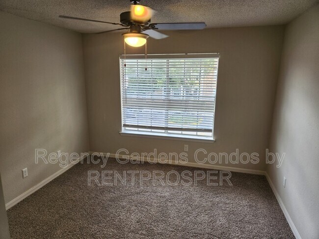 Building Photo - 5530 Chrishire Way