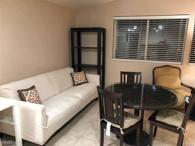 Foto del edificio - 1 br, 1 bath House - 12342 moorpark