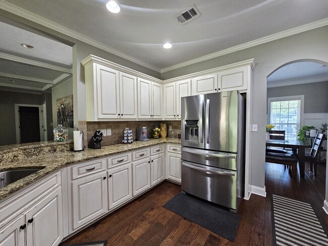 Building Photo - 821 Herrington Dr