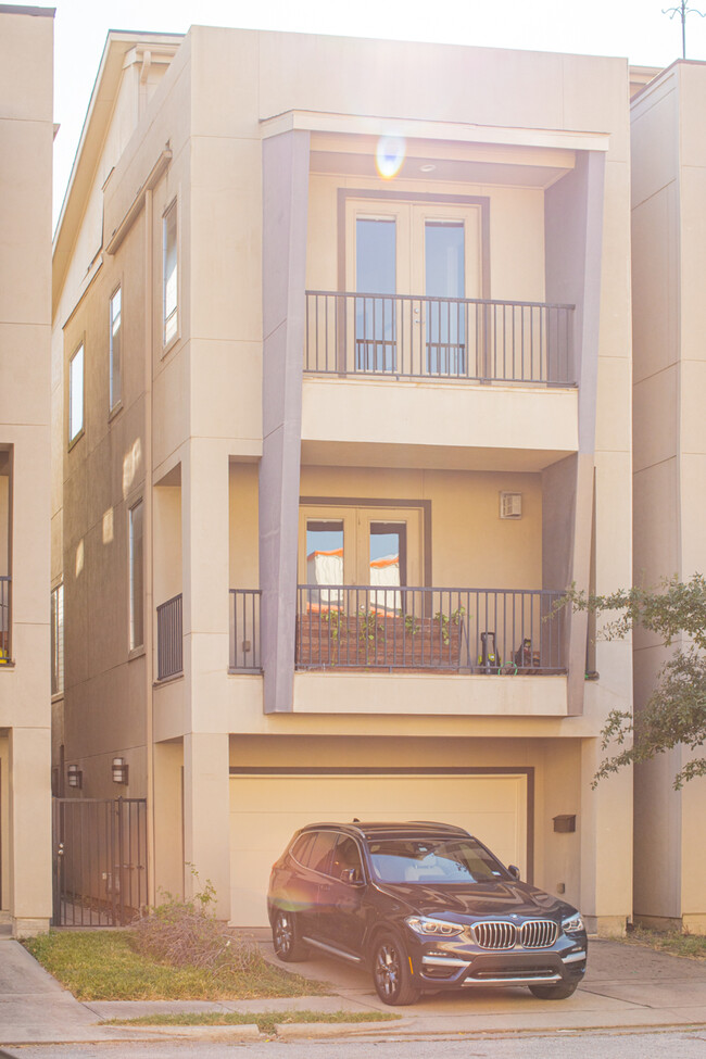 Building Photo - 1712 Bremond St