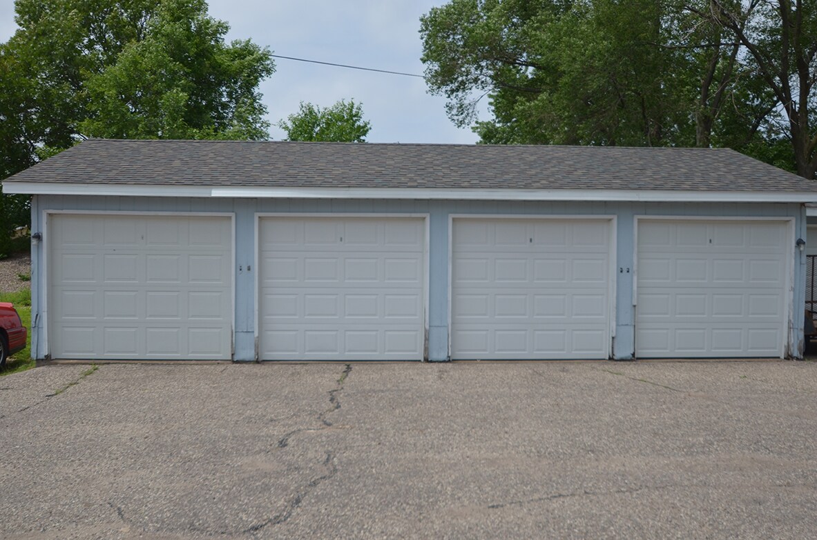 Primary Photo - 929 East Ave N