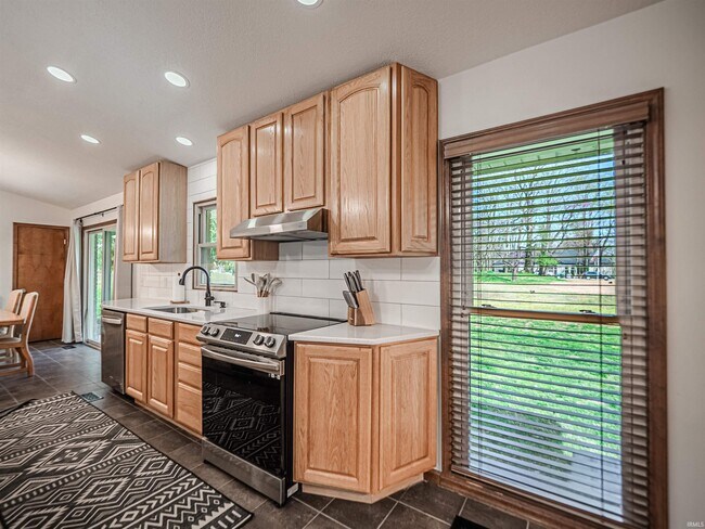 Foto del edificio - 6166 River Bluff Dr