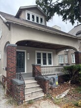 Building Photo - 329 Christina St N