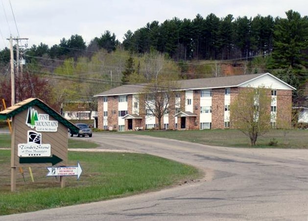 Primary Photo - 400 Fairbanks St