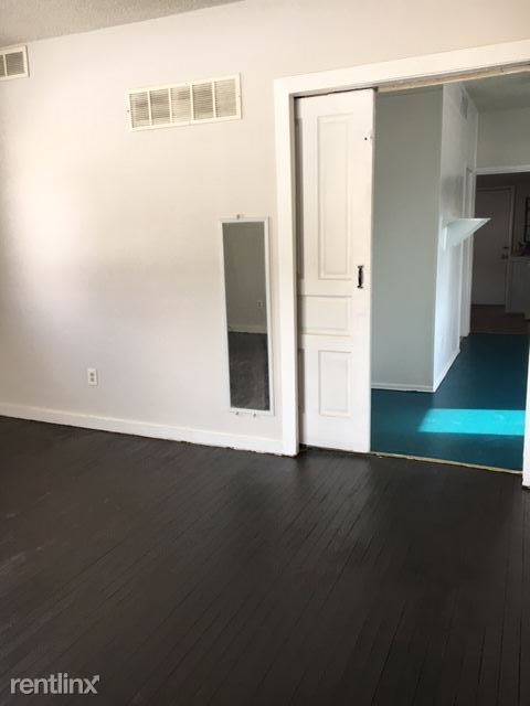 Primary Photo - 3 br, 1 bath House - 109 S Grove St