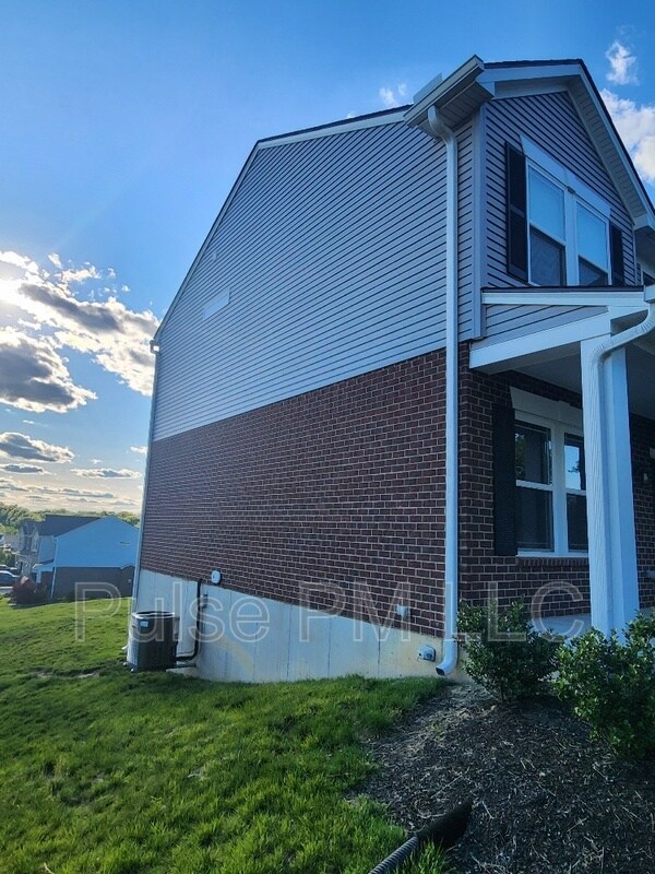 Building Photo - 6179 Ballyshannon Dr