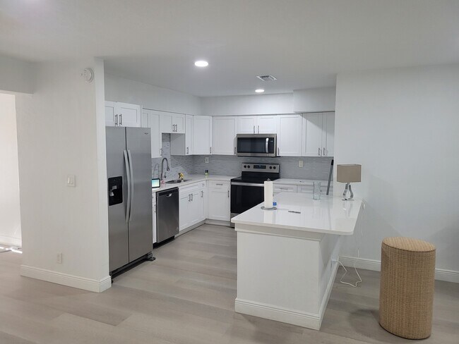 Foto del edificio - 711 SW 30th Ave