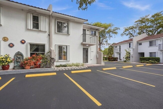 Foto del edificio - 3940 NW 76th Terrace