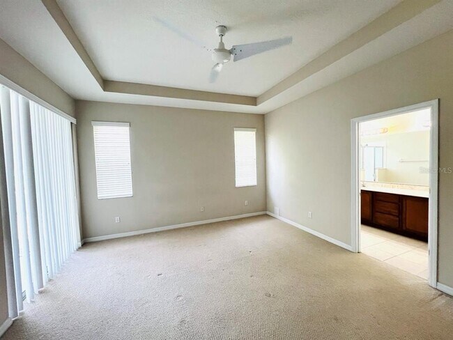 Building Photo - 121 Raintree Cir