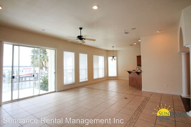 Building Photo - 4 br, 3.5 bath House - 2413 Palm Harbor Drive