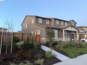 Building Photo - 451 Trellis Wy