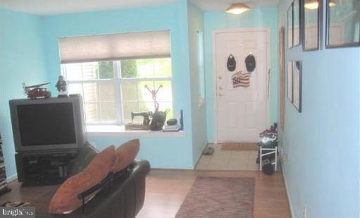 Foto del edificio - 44 Honey Locust Ln