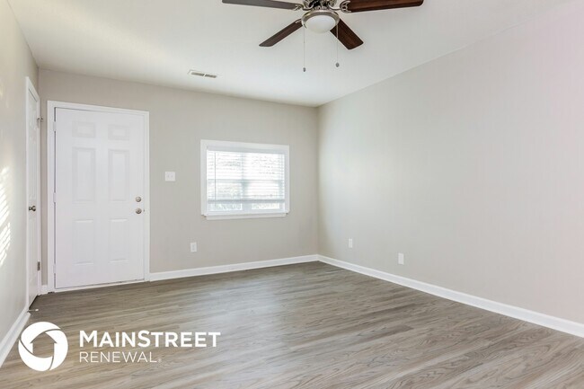 Foto del edificio - 405 Pineland Ave
