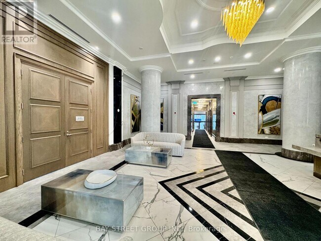 Photo du bâtiment - 30 Elm Dr W