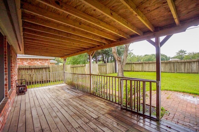 Foto del edificio - 1634 Emerald River Dr