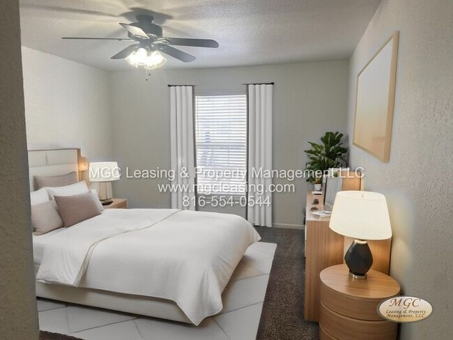 Foto del edificio - Creekwood Park Townhomes - At Last, This I...