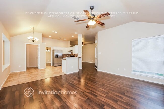 Building Photo - 3503 Daisy Ln