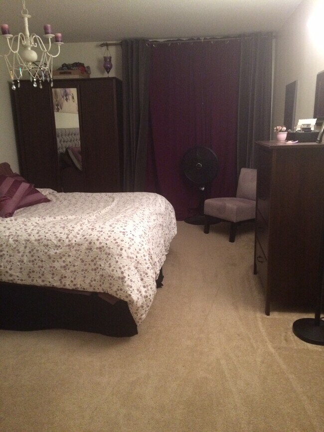 Clean and spacious bedroom. - 132 Demont Ave. East
