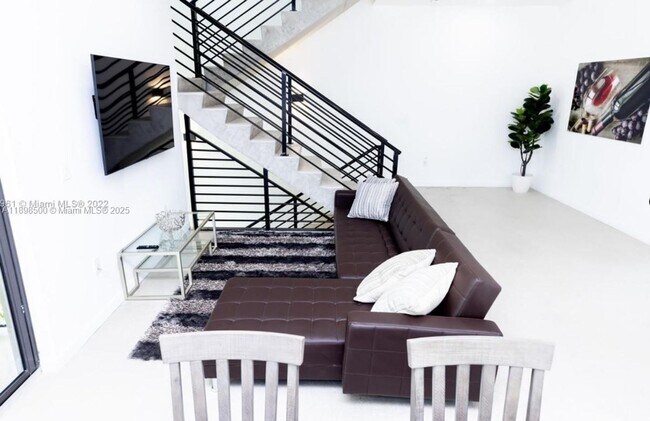 Foto del edificio - 7107 NE 4th Ct