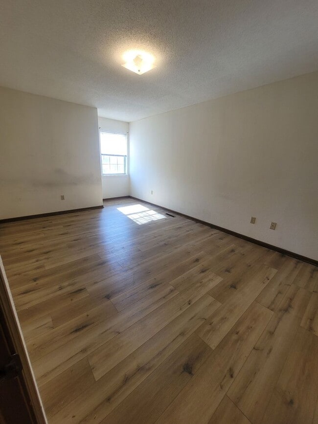 Foto del edificio - 2304-2306 Monmouth Ct